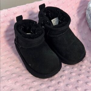 UGG Black Slippers Plush Slip-On Comfort